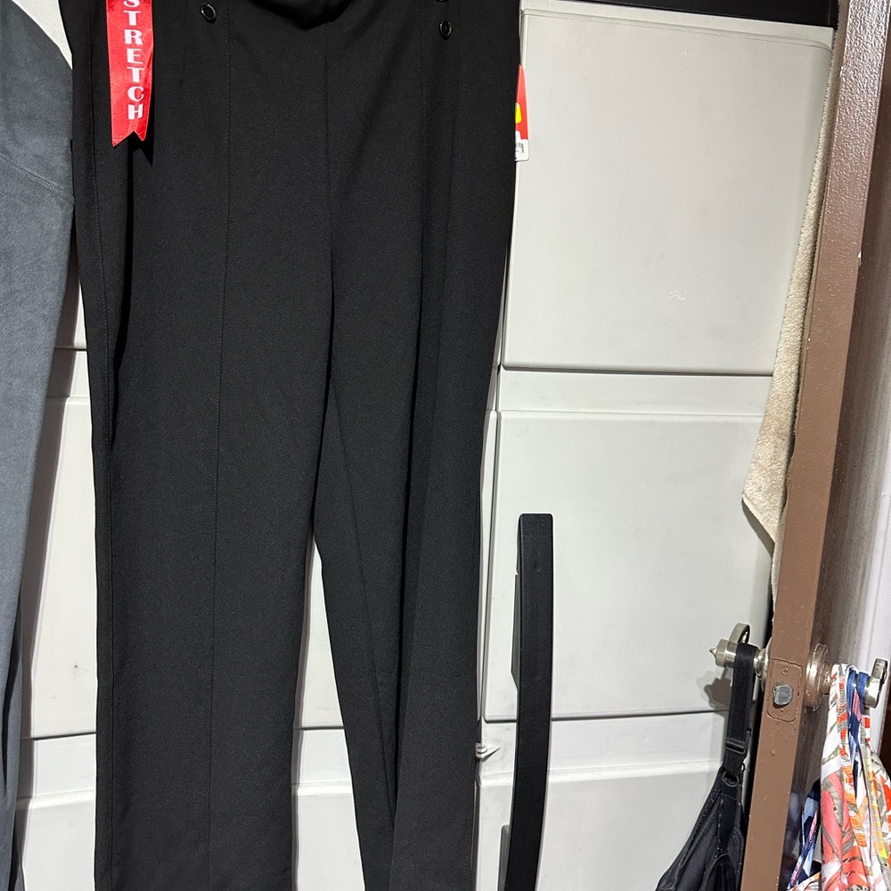 BNWT Maze Women’s Black Size 3X Crepe Stretch Dress Slacks.